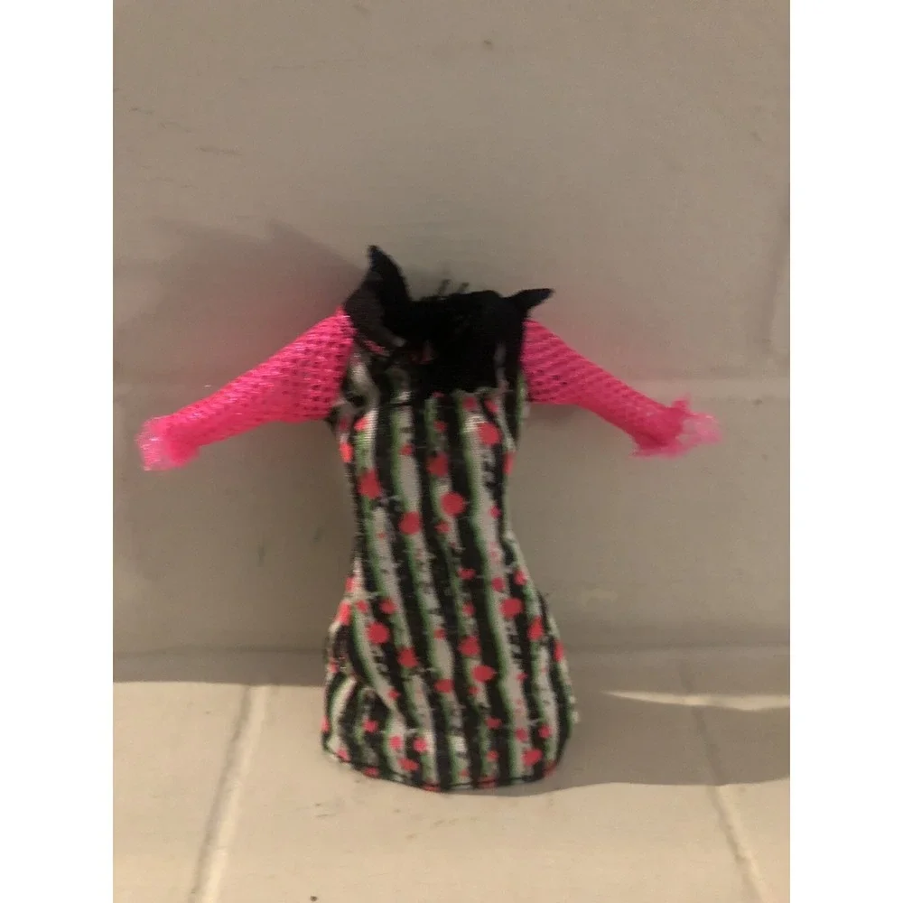 Monster High Doll Ghoulia‎ Yelps Roller Maze Pink Black White Striped Dress